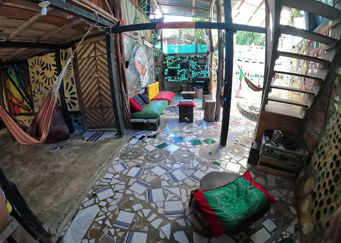 Reciclarte Galeria Hostal