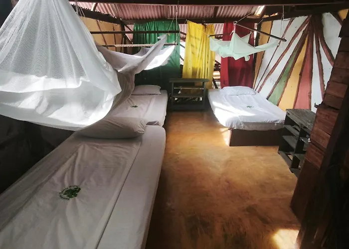 Reciclarte Galeria Hostal